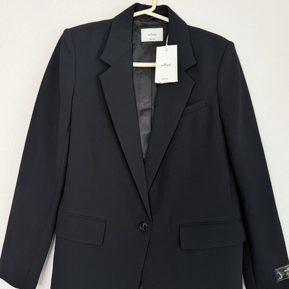 Aritzia Wilfred Generation Blazer Crepette Black Size 2 Minimalist Quiet Luxury - Picture 3 of 13